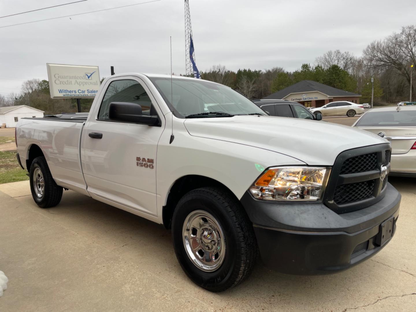 2017 White /Black RAM 1500 (3C6JR6DGXHG) with an 3.6L engine, Auto transmission, located at 204 Hwy. 16 East, Carthage, MS, 39051, (601) 267-7277, 0.000000, 0.000000 - Photo#1